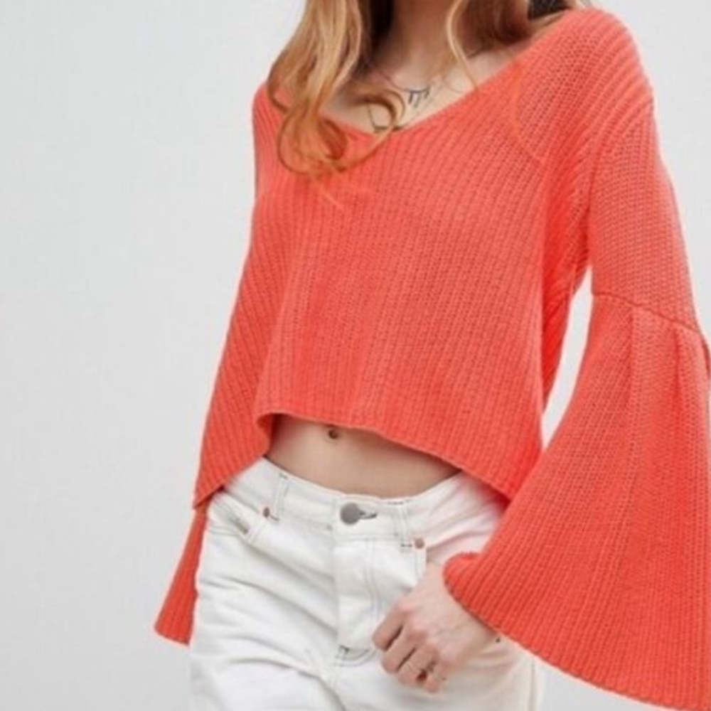 Free People  Damsel Cotton Knit V-Neck Coral Sweater. Wide Bell Sleeves. Sz. L
